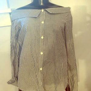 Never worn just trying on and toke off tag